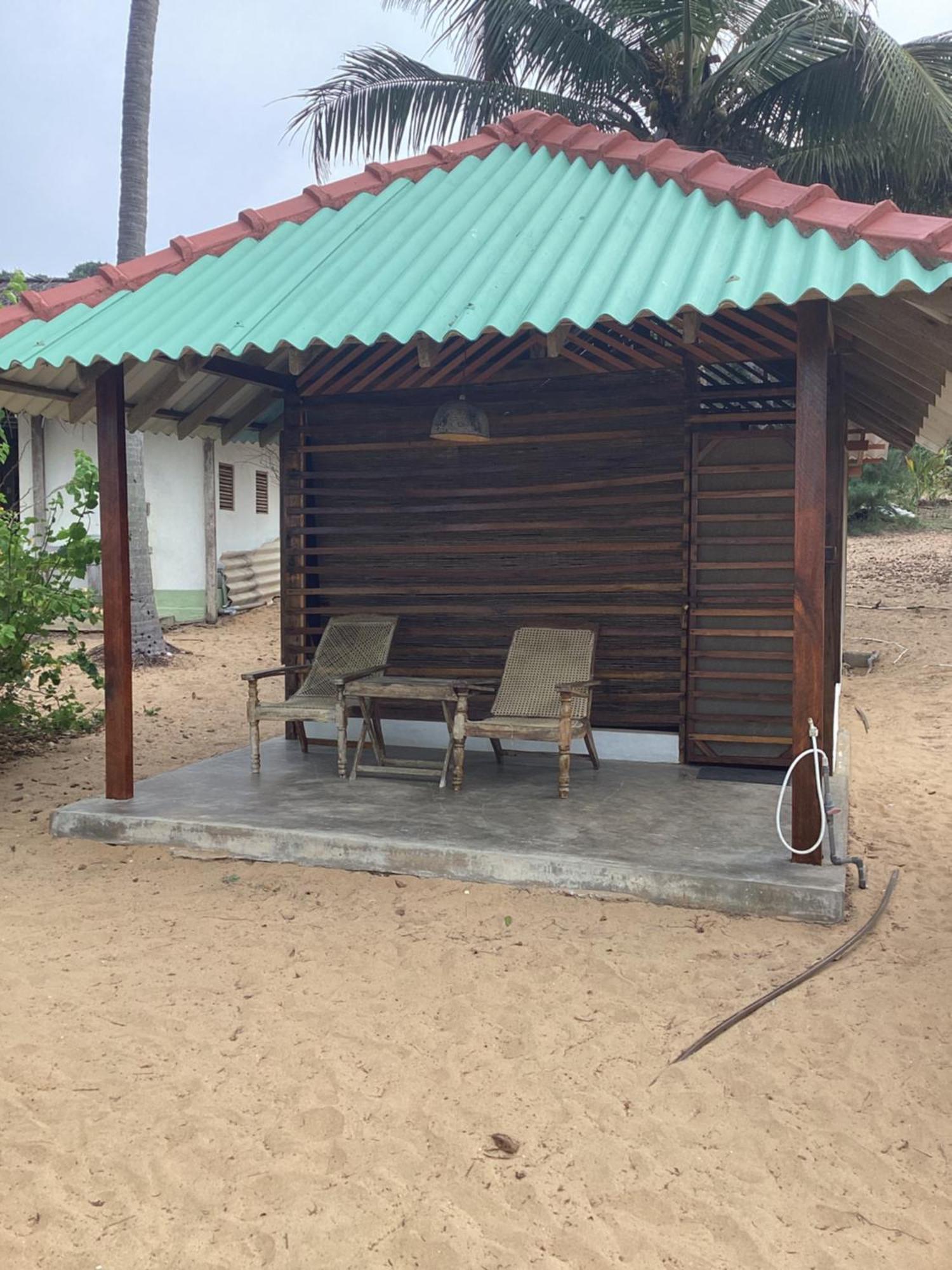 Upali Beach Surf Resort & Cafe Baie d'Arugam Extérieur photo